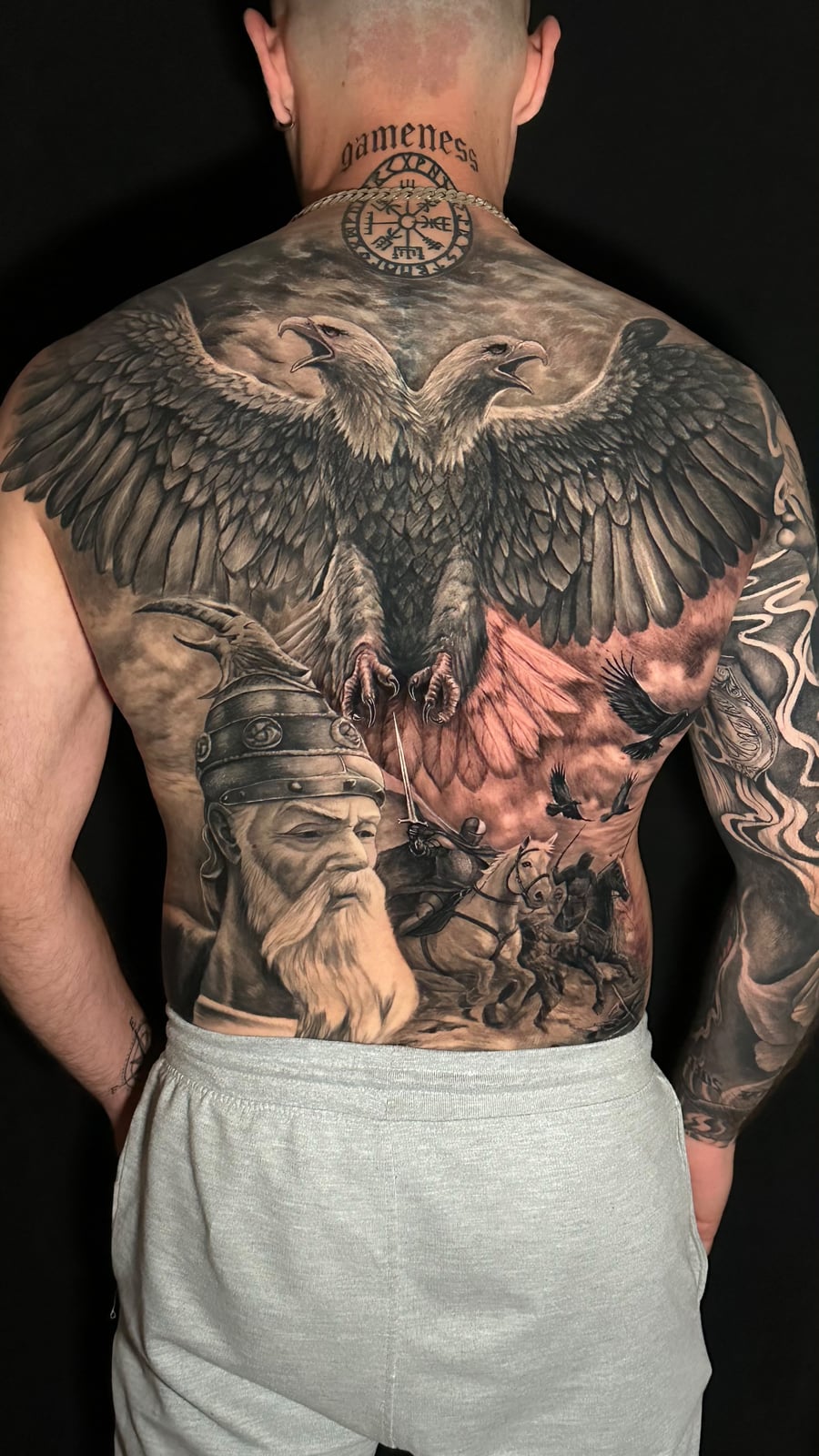 Tattoo: Rückenstück mit Adler und Krieger, Black & Grey